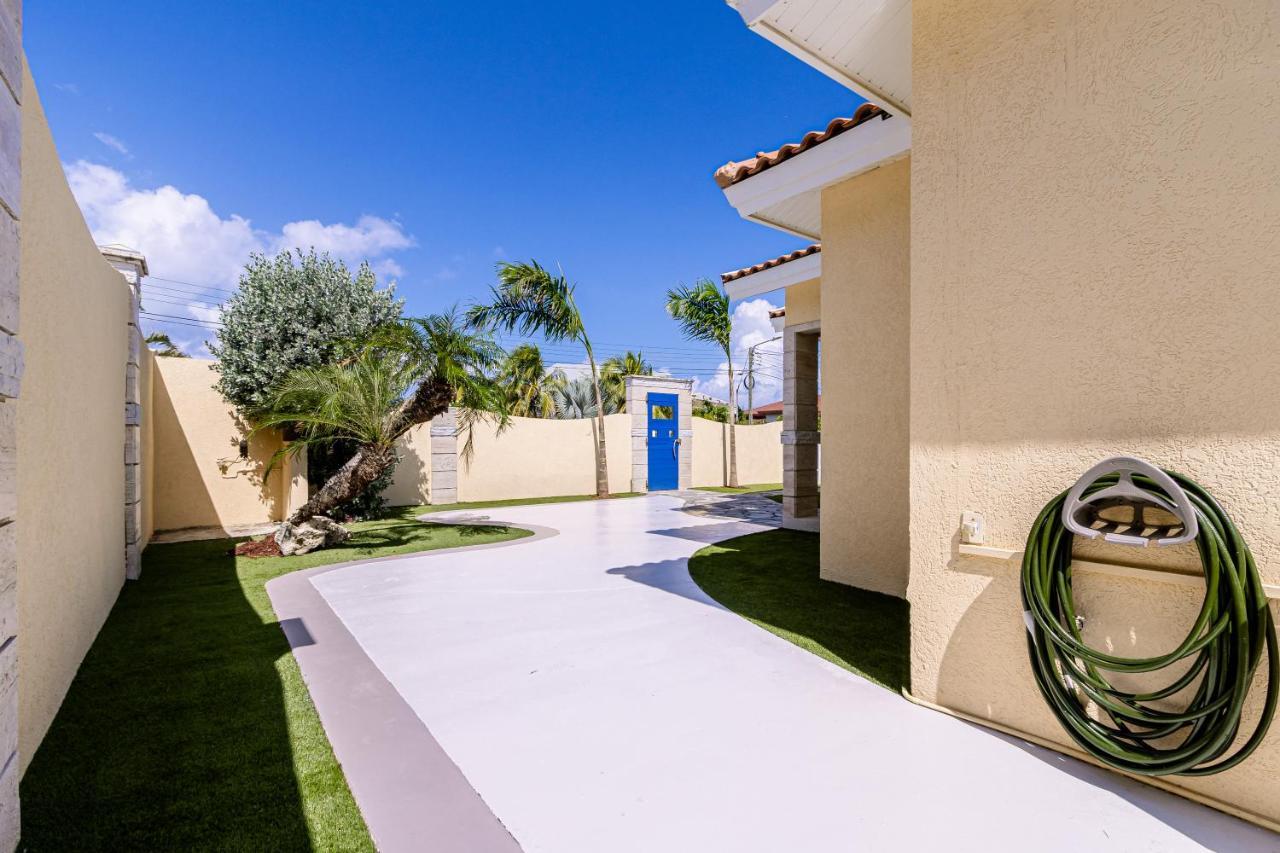 Ruby 15 Villa Palm Beach Dış mekan fotoğraf